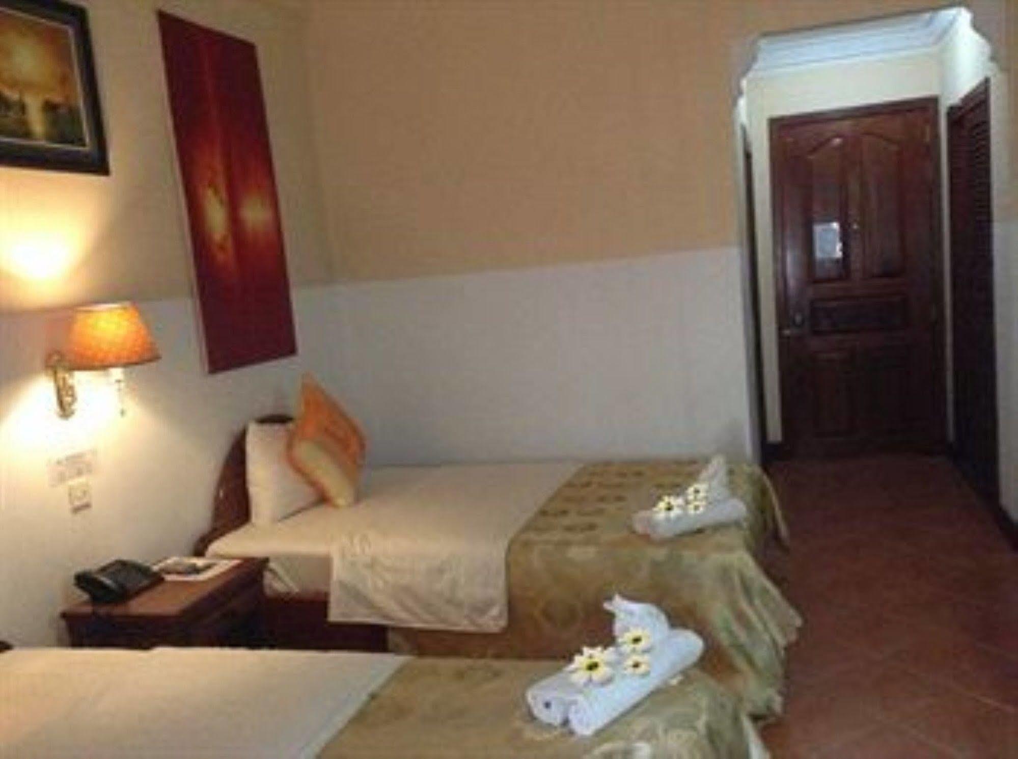 Han Kong Hotel And Restaurant Sziemreap Kültér fotó